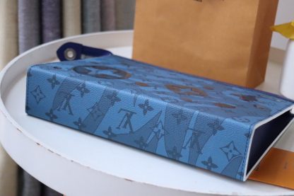 Louis Vuitton POCHETTE VOYAGE Medium Handbag - Image 4