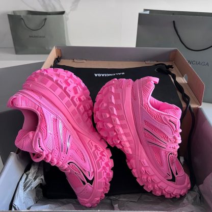 Balenciaga tire pattern sole sneakers - Image 4