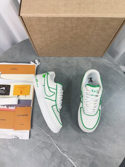 Louis Vuitton couple's co-branded sports shoes - Image 4