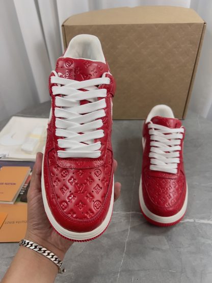 Louis Vuitton couple's co-branded sports shoes - Image 4