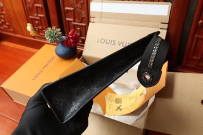 Louis Vuitton POCHETTE VOYAGE Handbag - Image 4