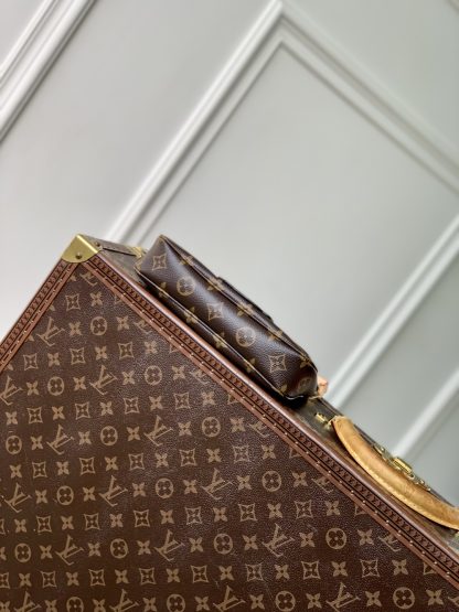 Louis Vuitton Pochette Accessoires Handbag - Image 4