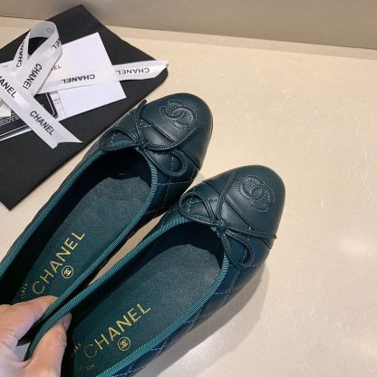 Chanel fashion item dark green elegant and exquisite ballet shoes - Image 4