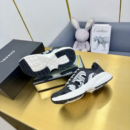 Chanel men's and women's couple's black and white classic breathable versatile casual dad shoes - Image 4