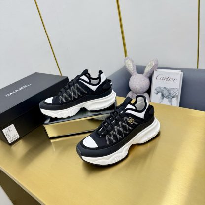 Chanel men's and women's couple's black and white classic sports all-match casual dad shoes - Image 4
