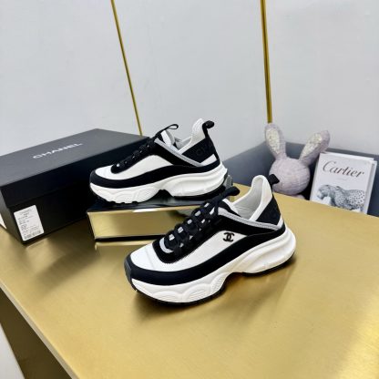 Chanel men's and women's couple's black and white classic sports fashion casual dad shoes - Image 4