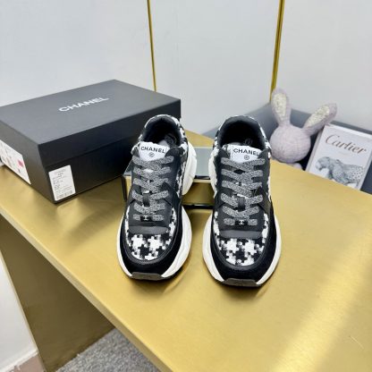 Chanel unisex couple's black and white casual dad shoes - Image 4