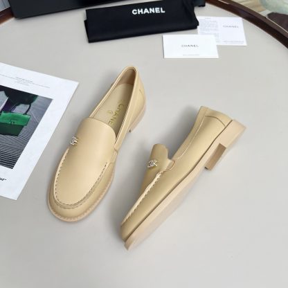Chanel Spring/Summer Dancing Shoes Collection Apricot Retro Loafers - Image 4