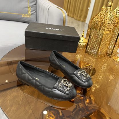 Chanel autumn and winter new black small round head retro loafers - Image 4