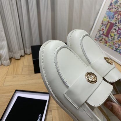 Chanel autumn and winter new white retro style small round head loafers - Image 4