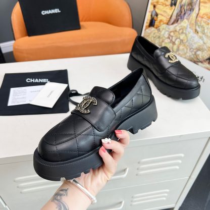 Chanel autumn and winter delicate small round head slim black matte loafers - Image 3