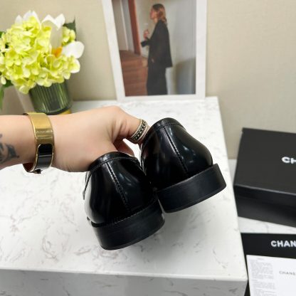 Chanel black and white autumn new goddess series loafers - Image 4