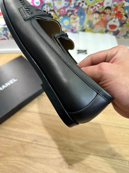 Chanel autumn and winter four seasons retro style small round head black loafers - Image 3