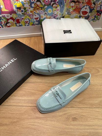 Chanel autumn and winter four seasons retro style small round head blue loafers - Image 4