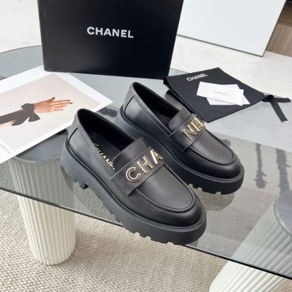 Chanel Autumn and Winter Series Black New Product Small Round Head European and American Catwalk Style Loafers - Image 3