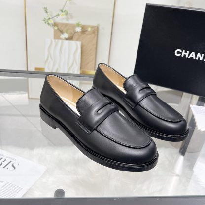Chanel black early spring new small round head delicate loafers - Image 4