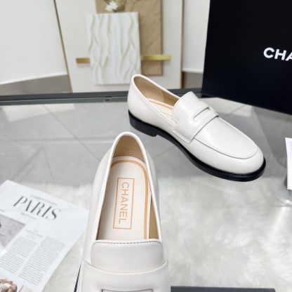 Chanel white early spring new small round head delicate loafers - Image 4
