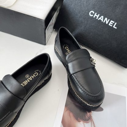 Chanel's new four seasons retro style small round head black loafers - Image 4