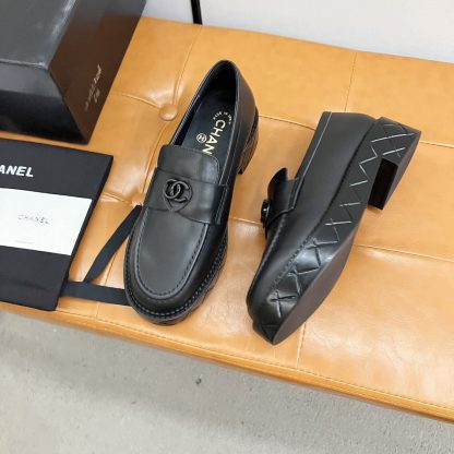 Chanel Autumn and Winter Series Black Small Round Toe Slim Loafers - Image 4