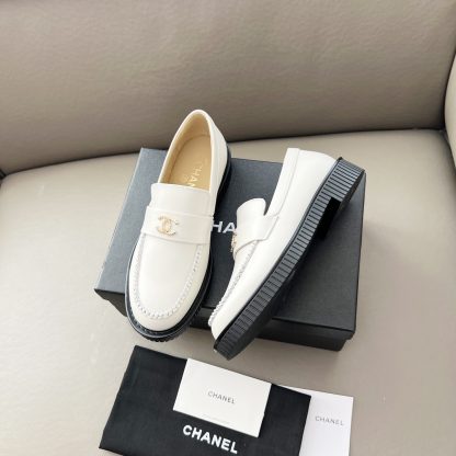 Chanel Early Spring Dance Shoes Series White Small Round Head Retro Loafers - Image 4