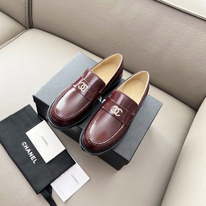 Chanel Early Spring Dance Shoes Series Red Shiny Small Round Head Retro Loafers - Image 3