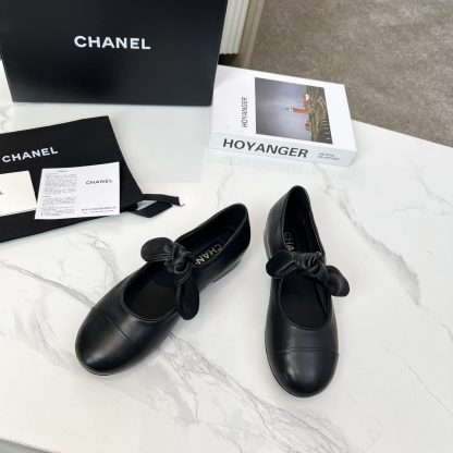 Chanel black autumn and winter retro style small round head with bow loafers - Image 4