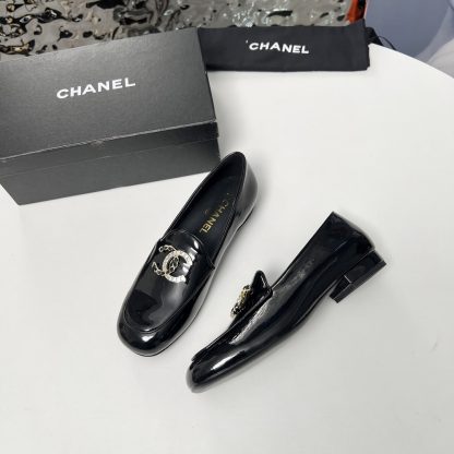 Chanel Early Spring Dance Shoes Series Small Round Toe Slim Black Shiny Loafers - Image 4