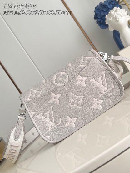 Louis Vuitton Diane Handbag - Image 4