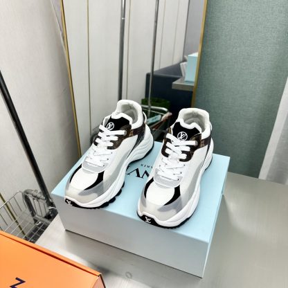 Louis Vuitton Run 55 sneakers - Image 4