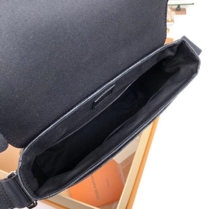 Louis Vuitton DISTRICT Small Bag - Image 4