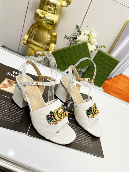 Gucci's new spring and summer rhinestone buckle round-toe thick-heeled sandals - Image 4