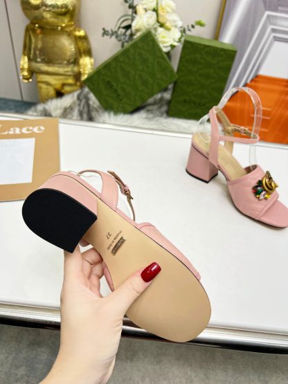 Gucci's new spring and summer rhinestone buckle round-toe thick-heeled sandals - Image 4