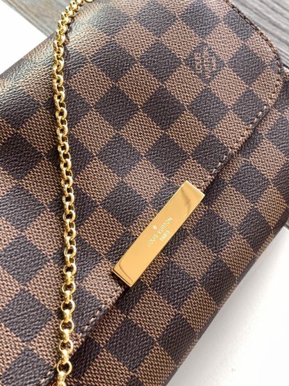 Louis Vuitton FAVORITE Medium Handbag - Image 4
