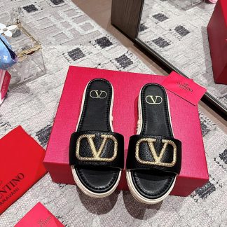 VALENTINO stylish and sophisticated slippers