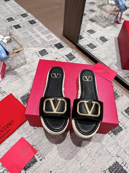 VALENTINO stylish and sophisticated slippers