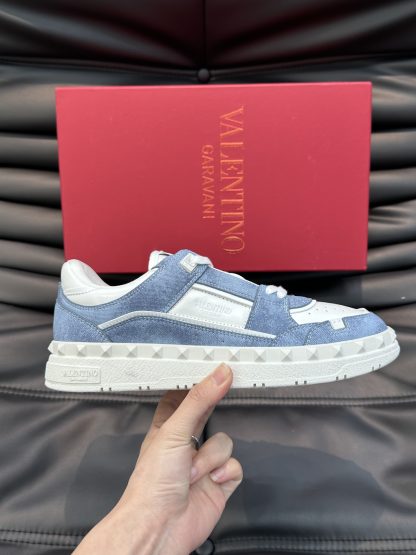 VALENTINO low-top calfskin sneakers - Image 4