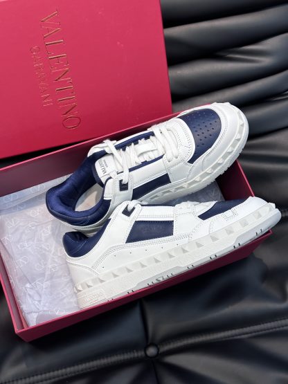 VALENTINO low-top calfskin sneakers - Image 4