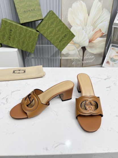 Gucci Interlocking G slide sandals - Image 4