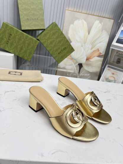 Gucci Interlocking G slide sandals - Image 4