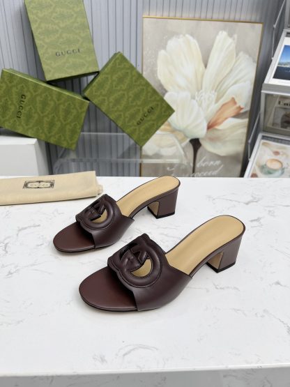 Gucci Interlocking G slide sandals - Image 3