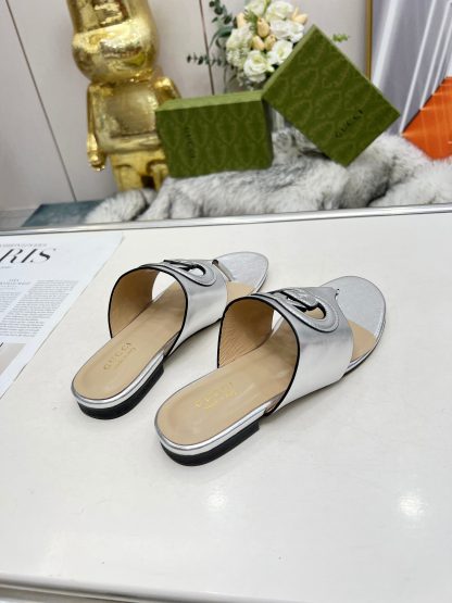 Gucci flip flops - Image 5