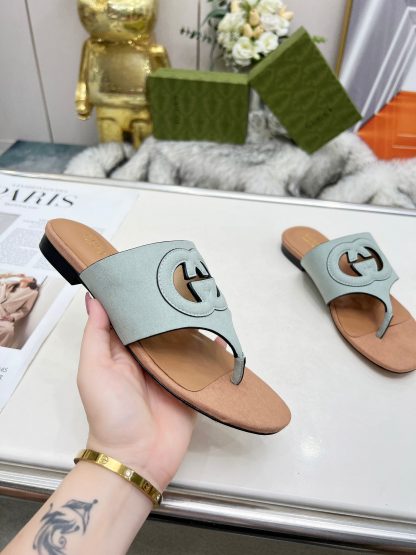 Gucci flip flops - Image 5