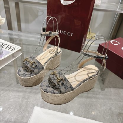 Gucci Women's Horsebit Flat Mid-Heel Platform Sandals - Image 4