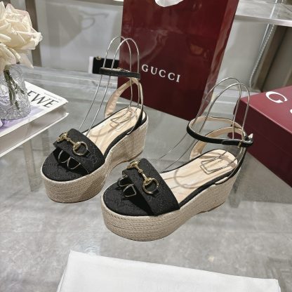 Gucci Women's Horsebit Flat Mid-Heel Platform Sandals - Image 3