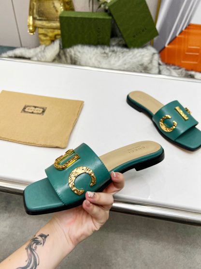 Gucci women's flat slippers - Image 4