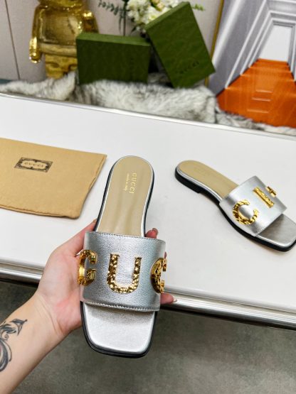 Gucci women's flat slippers - Image 4