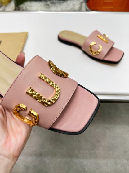 Gucci women's flat slippers - Image 5