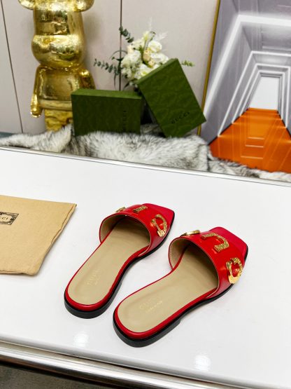 Gucci women's flat slippers - Image 4