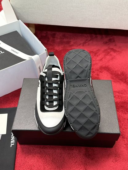 Chanel men's and women's couple's black and white mix and match classic casual sneakers - Image 4