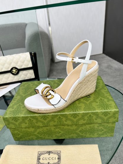 Gucci Straw Platform Sandals - Image 4